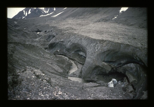 Bord du glacier Kongsbreen - mission CNRS 1963