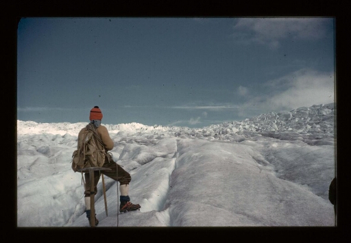 Jean Corbel sur un glacier - mission CNRS 1963 -vue 1