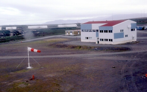 La base de Port aux Français vue aérienne,le Restaurant et l'Hôpital,  B6, B7, B8