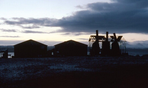 Port Jeanne d'Arc, ancienne station baleinière franco-norvégienne, hauts fourneaux et citernes plan 1.