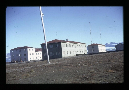 Maisons à Ny-Ålesund - mission CNRS 1965- vue 4