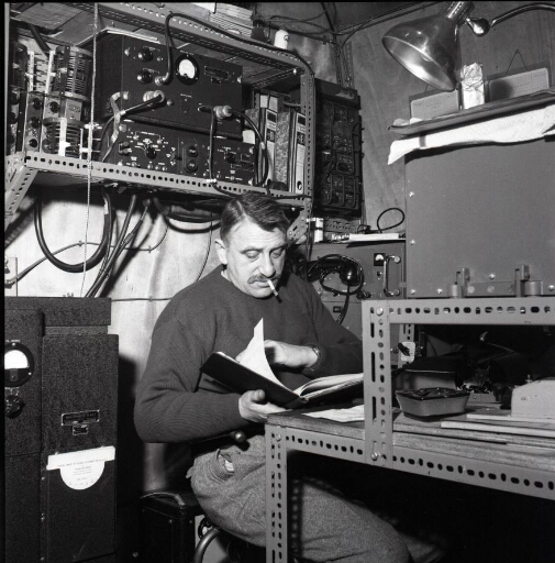 Le radio René Merle et son matériel : émetteur BC 160 E, récepteur BC 312 et émet.-récept. An Grc 9 15 w.