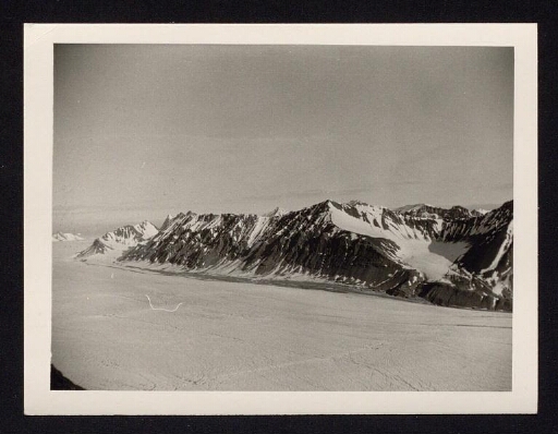 Panorama au sommet de montagnes au Spitzberg - mission CNRS 1963 vue 2
