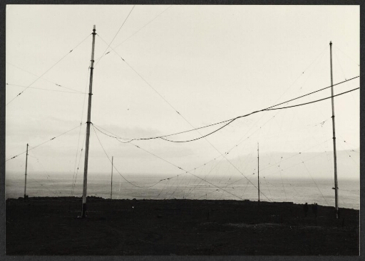 TELECOMM : câbles pour la communications de la base Alfred Faure.