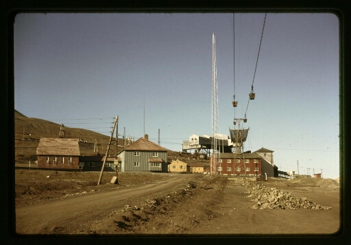 Longyearbyen - bâtiments - mission CNRS 1963 - vue 3