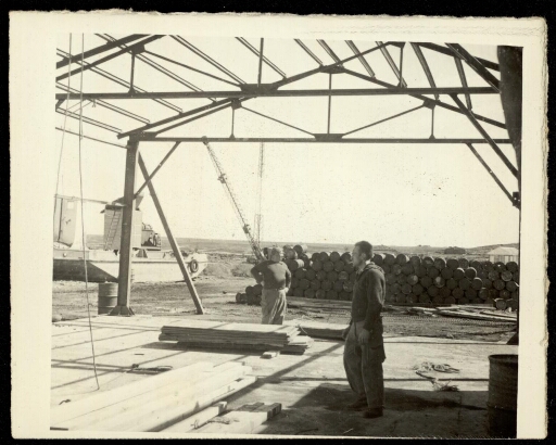 Construction du hangar du quai