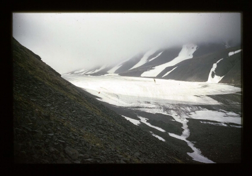 Au bord du glacier - mission CNRS 1963 - vue 1