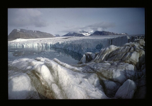 Surface du glacier -  mission CNRS 1963 - vue 3