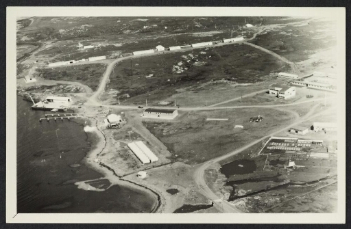 Port aux Français, vue aérienne (janvier 1970)