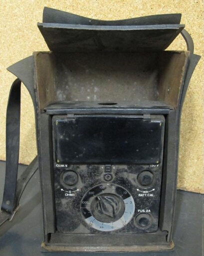 Voltmètre manuel Metrix (ancien) avec sacoche en cuir noir