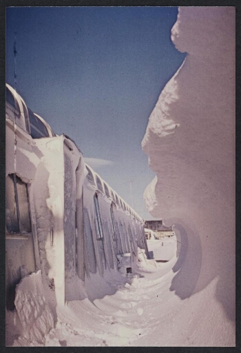 L'AGI en hiver. 1971