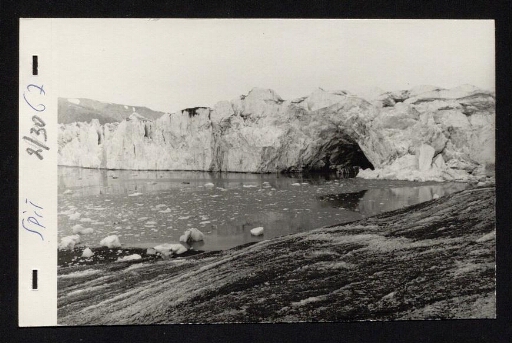 Vue sur un glacier -  mission du CNRS 1966 - vue 3