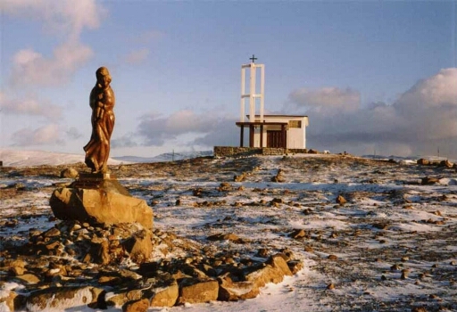 À Port aux Français (PAF), la chapelle et la statue de Notre Dame des Vents