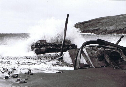 Après la tempête, le wharf détruit