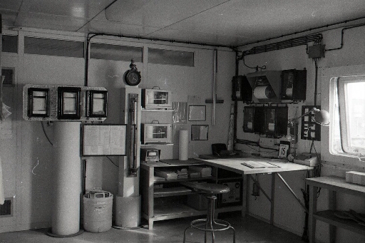 Les appareils de mesures et enregistreurs installés dans le labo de la météo, bâtiment n°25, labo 1.