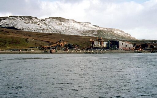 Port Jeanne d'Arc,  ancienne station baleinière franco-norvégienne
