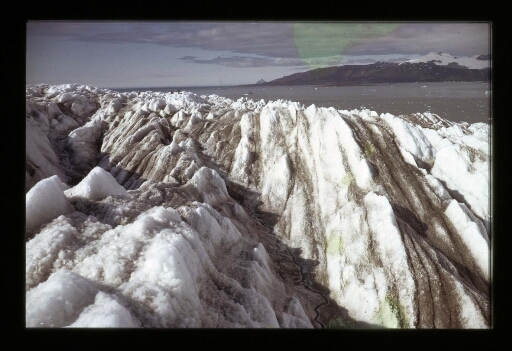 Sur le glacier du Roi - mission CNRS 1963 - vue 7