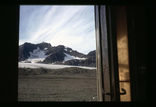 les glaciers derrière la base Corbel - mission CNRS 1966