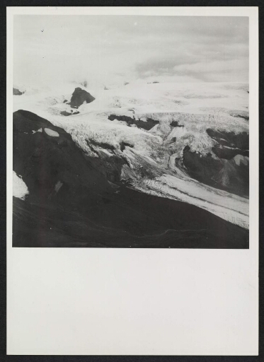 Kerguelen. Janvier 1962. Le Glacier Monge, ouest de la Presqu'île Rallier du Baty