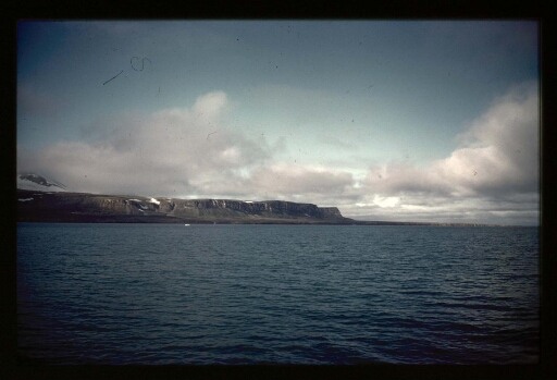 Bjornoya; Île aux Ours - mission CNRS 1963 - vue 1