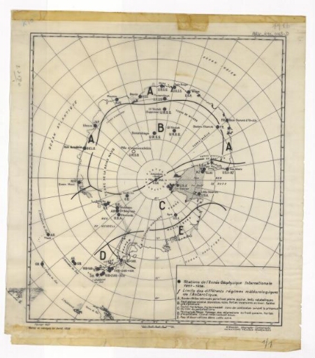 Antarctique avec indication des stations internationales