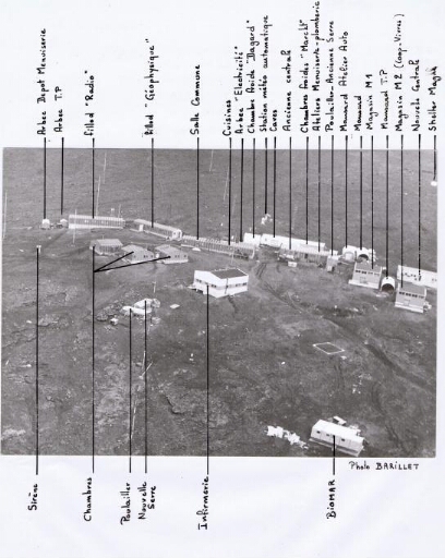 Vue aérienne légendée de la base Alfred Faure