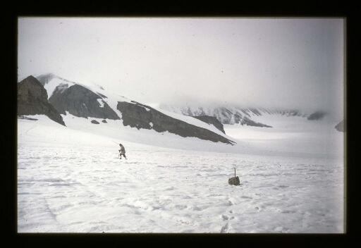 Glacier Kongsbreen - mission CNRS 1963 - vue 2
