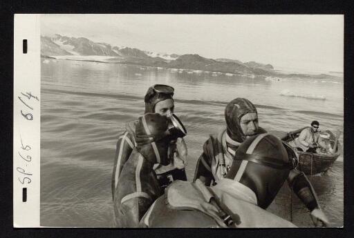 Des plongeurs bouteilles ( notamment Annick Moign)- mission du CNRS 1965