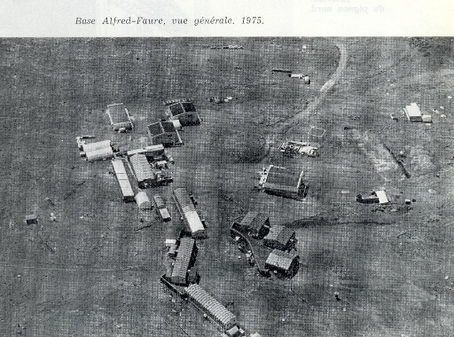 Vue aérienne de la base Alfred-Faure