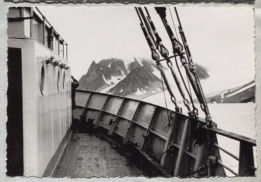 Le tribord du navire Lyngen dans le Magdalena Fjord